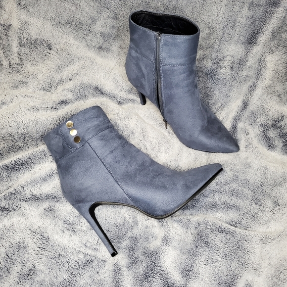 Hot Kiss Shoes - light blue suede feel booties